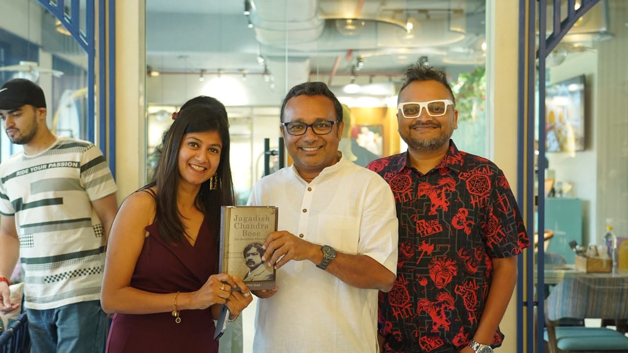 Neha Raj with the Booknerds community at a book event