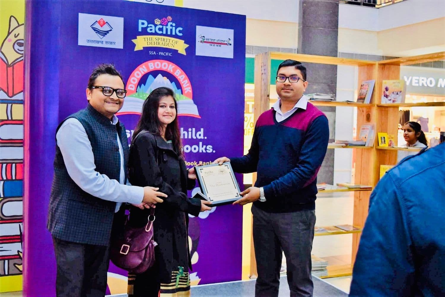 Neha Raj with the Booknerds community at a book event